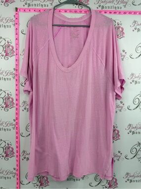 aerie T-shirt flowy neon bright bubblegum Light Pink V-Neck Short Sleeve Tee
